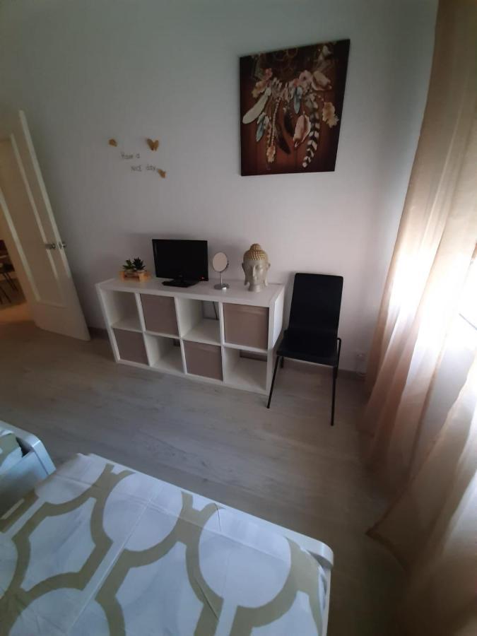 Appartamento Apartamento Con Encanto "Larios Street" Málaga Esterno foto