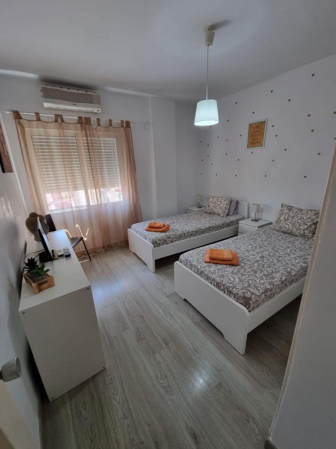 Appartamento Apartamento Con Encanto "Larios Street" Málaga Esterno foto