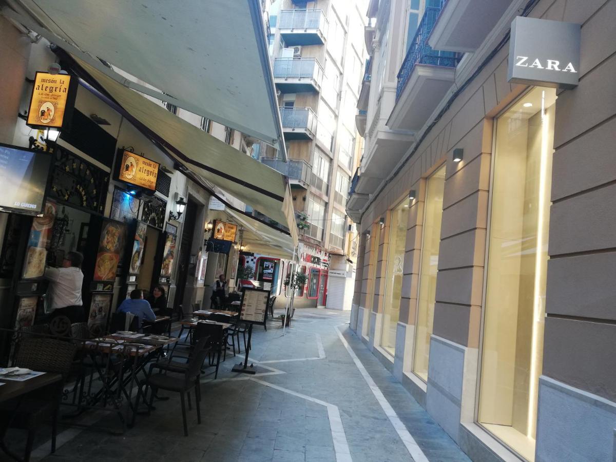 Appartamento Apartamento Con Encanto "Larios Street" Málaga Esterno foto